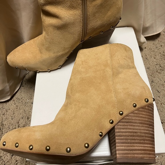 Women’s BCBG gold studded booties. Size 9 - Picture 1 of 5